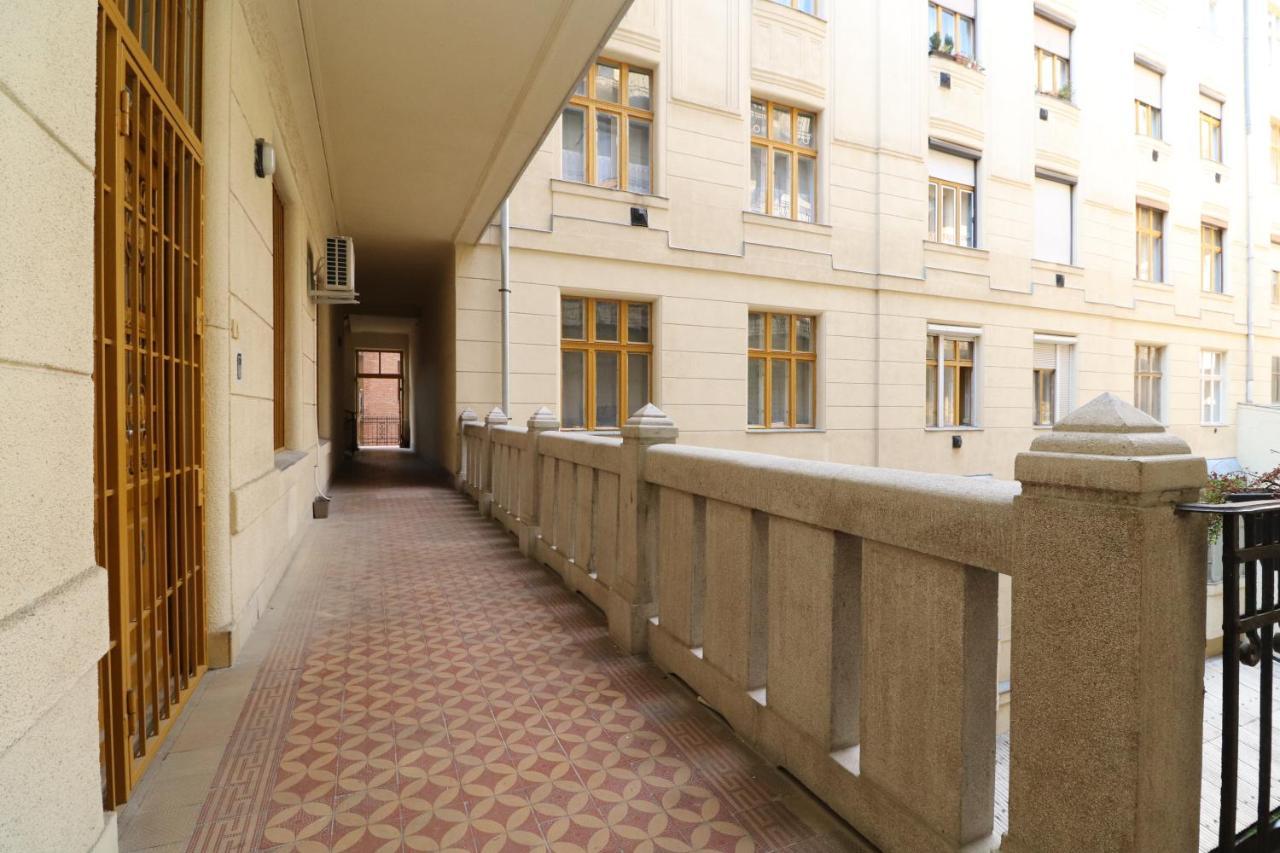 Broadway Downtown Deluxe Budapest Exterior photo